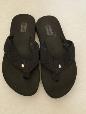 Teva Mash Black Flip Flops - Size 7